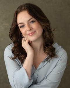 Headshot of London Studio Centre graduate Carlie Harris